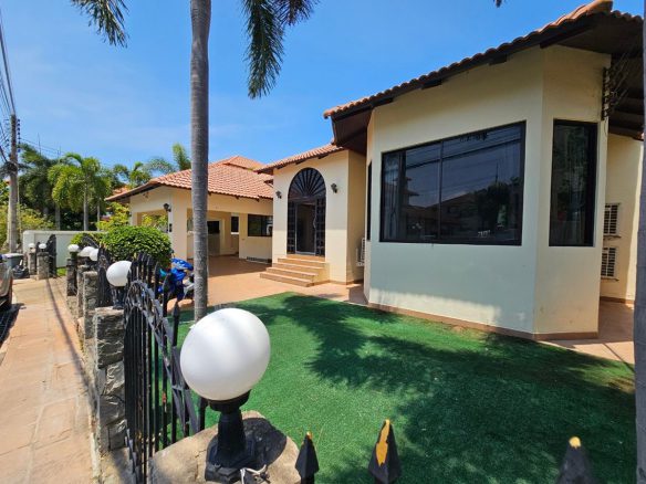 HR0831 – Pool Villa For Rent in Paradise Villas 1  East Pattaya