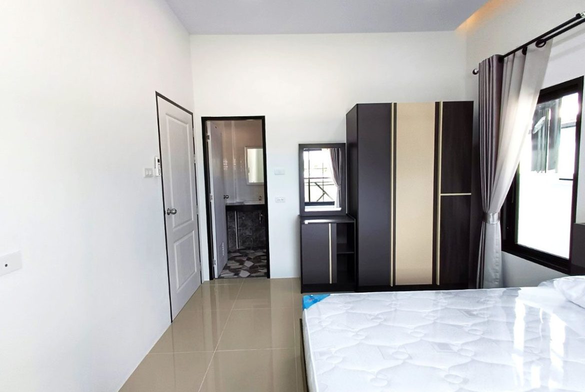 HR0833 – Villa / Single House For Sale / Rent in Rattanakorn Village 17  East Pattaya