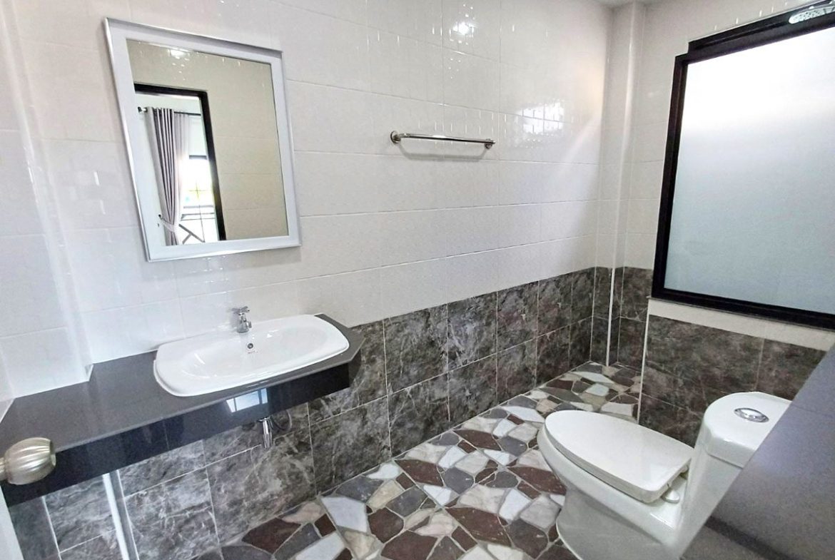 HR0833 – Villa / Single House For Sale / Rent in Rattanakorn Village 17  East Pattaya
