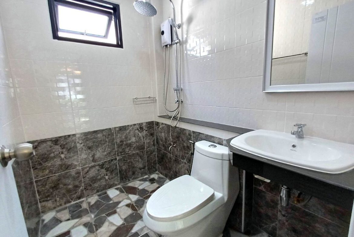 HR0833 – Villa / Single House For Sale / Rent in Rattanakorn Village 17  East Pattaya