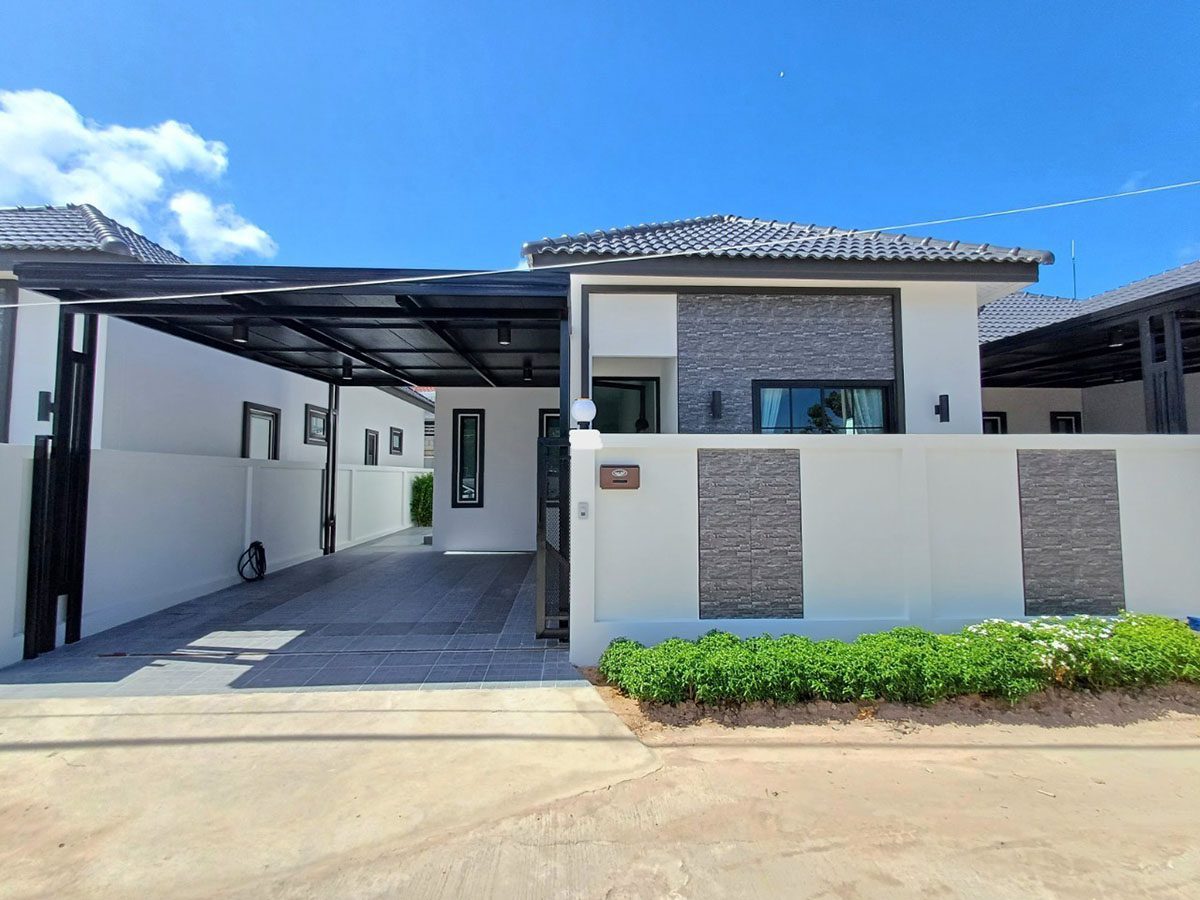 HR0833 – Villa / Single House For Sale / Rent in Rattanakorn Village 17  East Pattaya
