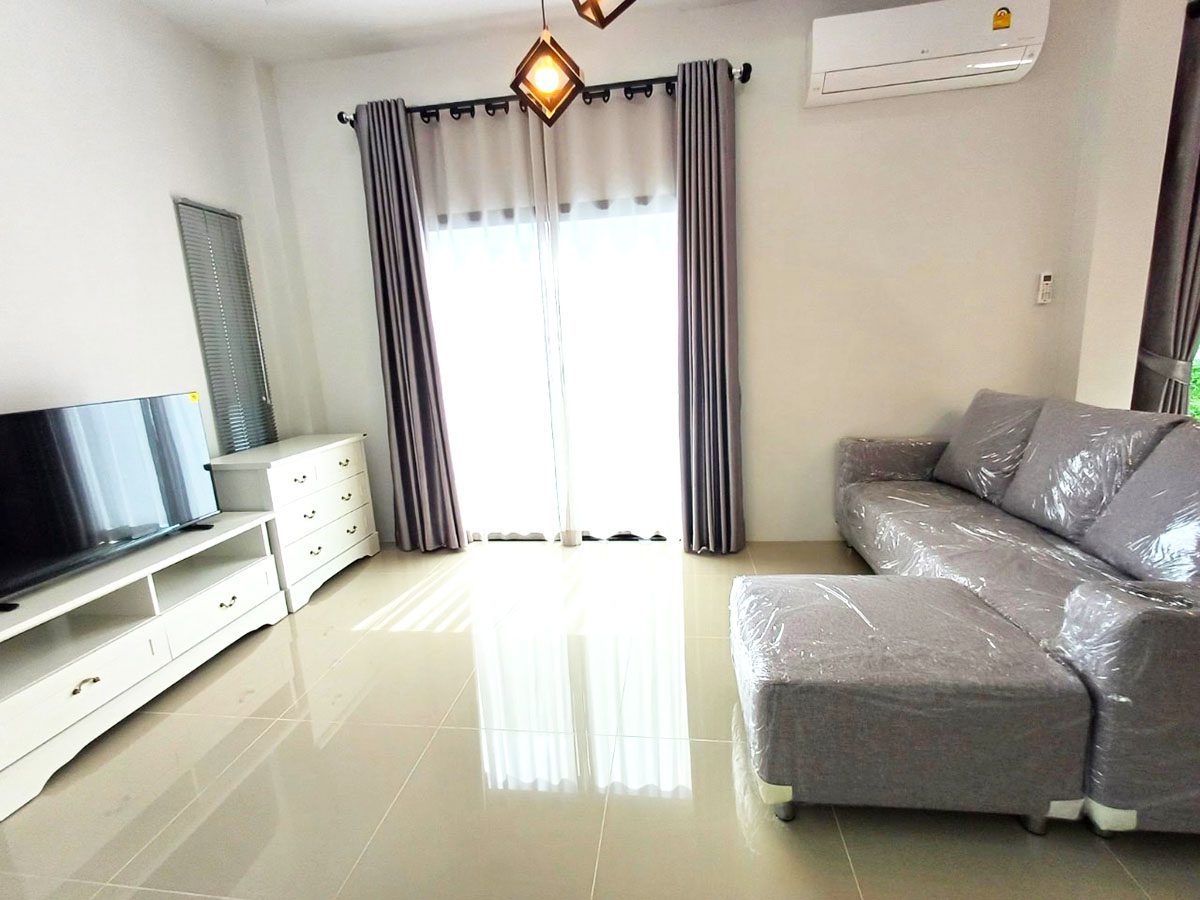 HR0833 – Villa / Single House For Sale / Rent in Rattanakorn Village 17  East Pattaya