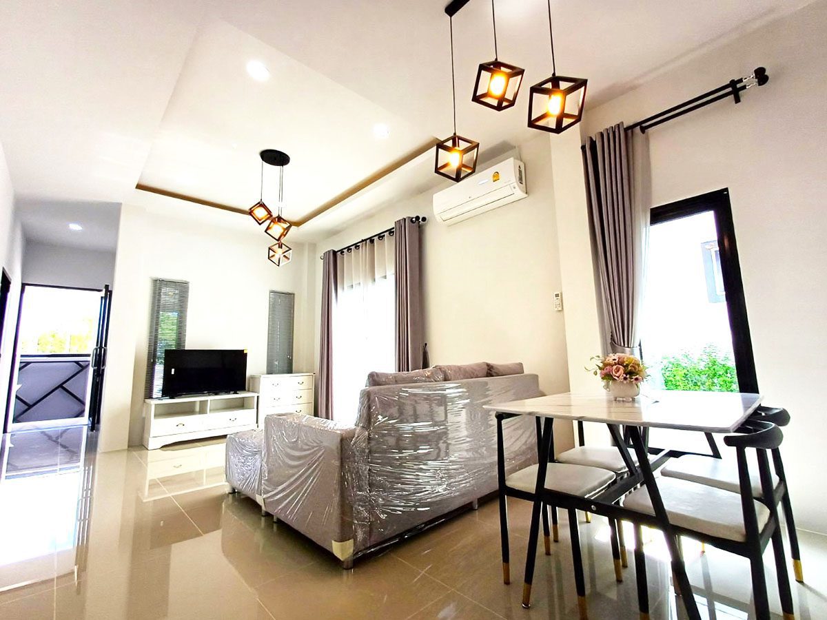 HR0833 – Villa / Single House For Sale / Rent in Rattanakorn Village 17  East Pattaya