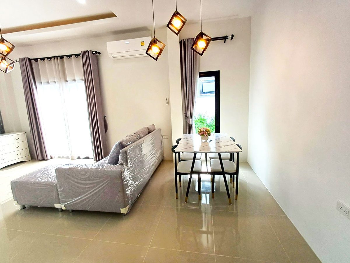 HR0833 – Villa / Single House For Sale / Rent in Rattanakorn Village 17  East Pattaya