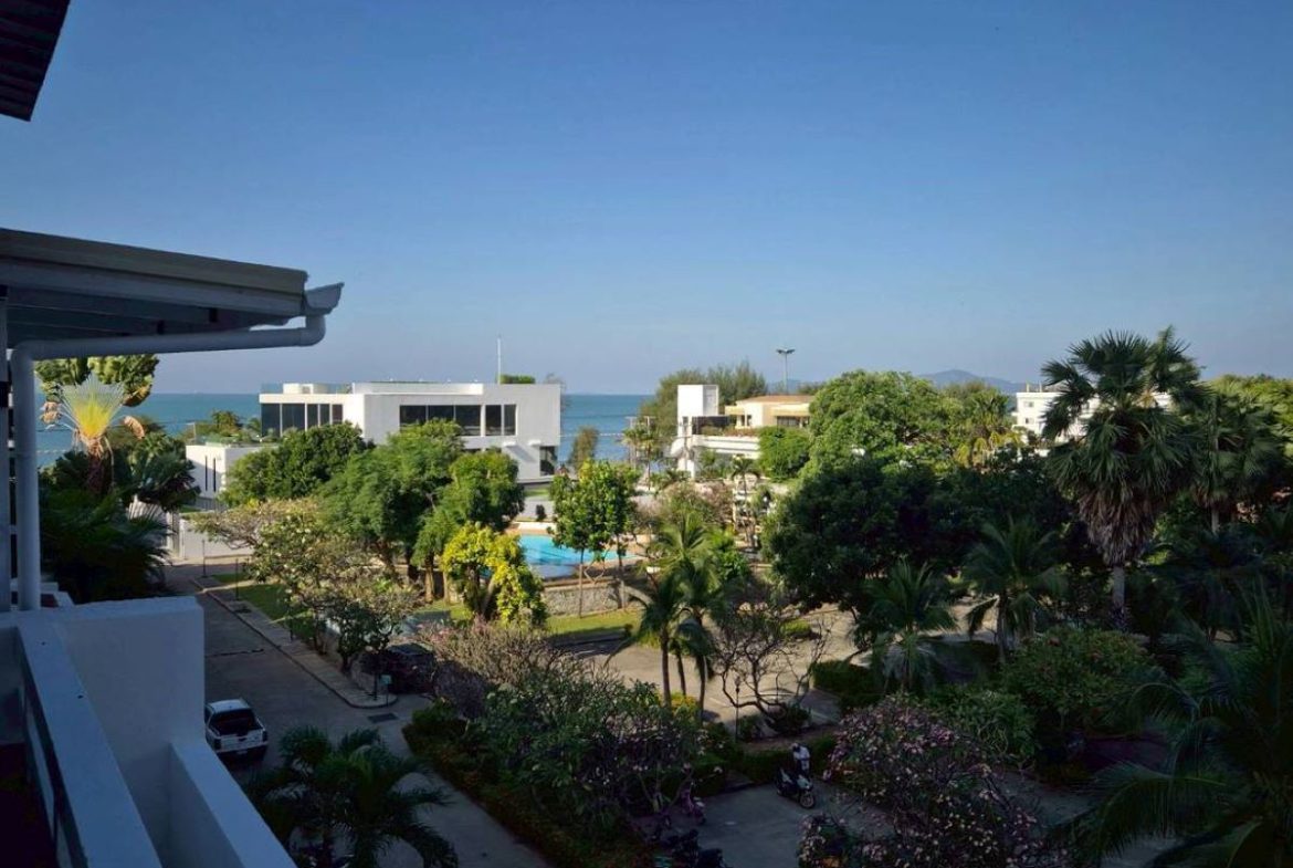 TS0143 – 8 Bedrooms Townhouse in Grand Condotel  Jomtien