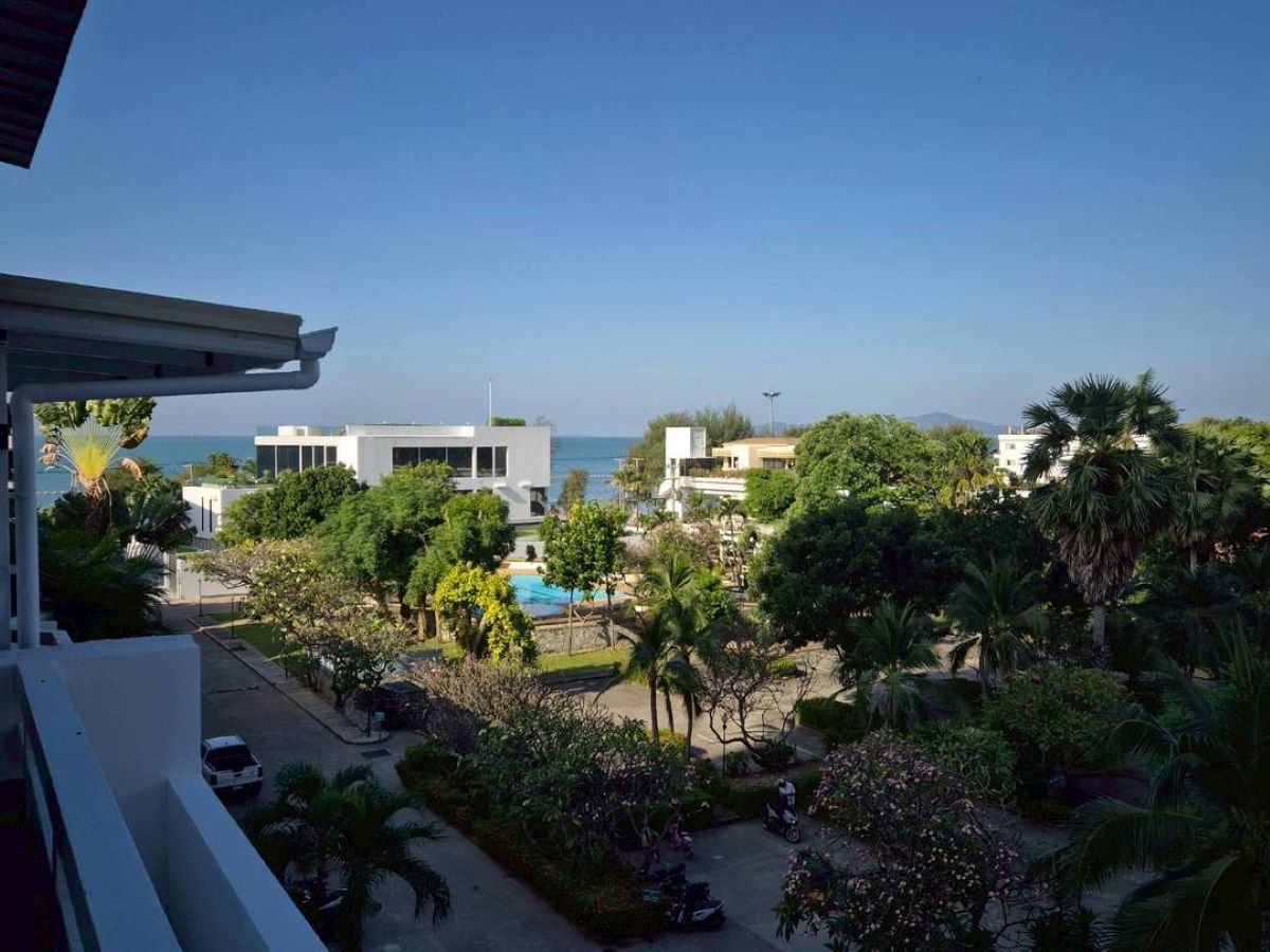 03 TS0143 – 8 Bedrooms Townhouse in Grand Condotel Jomtien