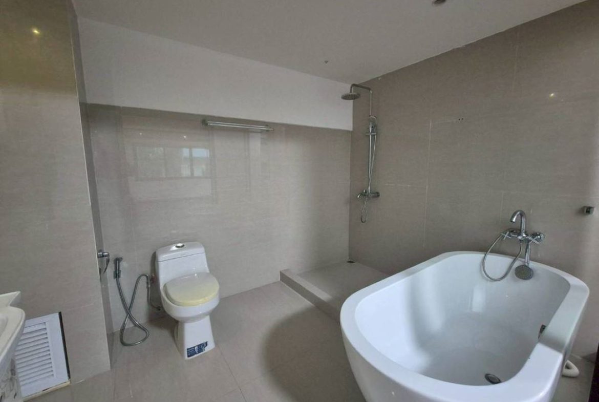 TS0143 – 8 Bedrooms Townhouse in Grand Condotel  Jomtien