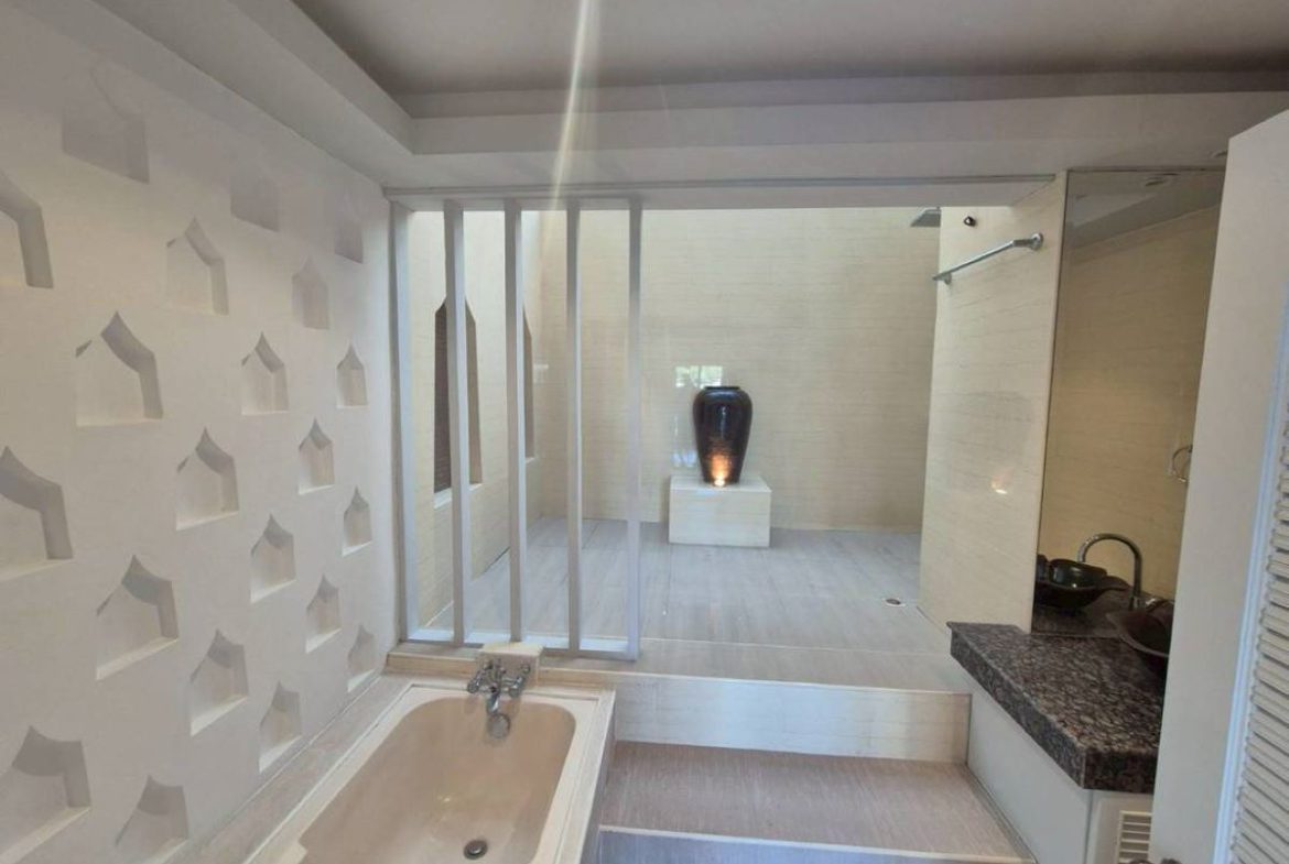 TS0143 – 8 Bedrooms Townhouse in Grand Condotel  Jomtien