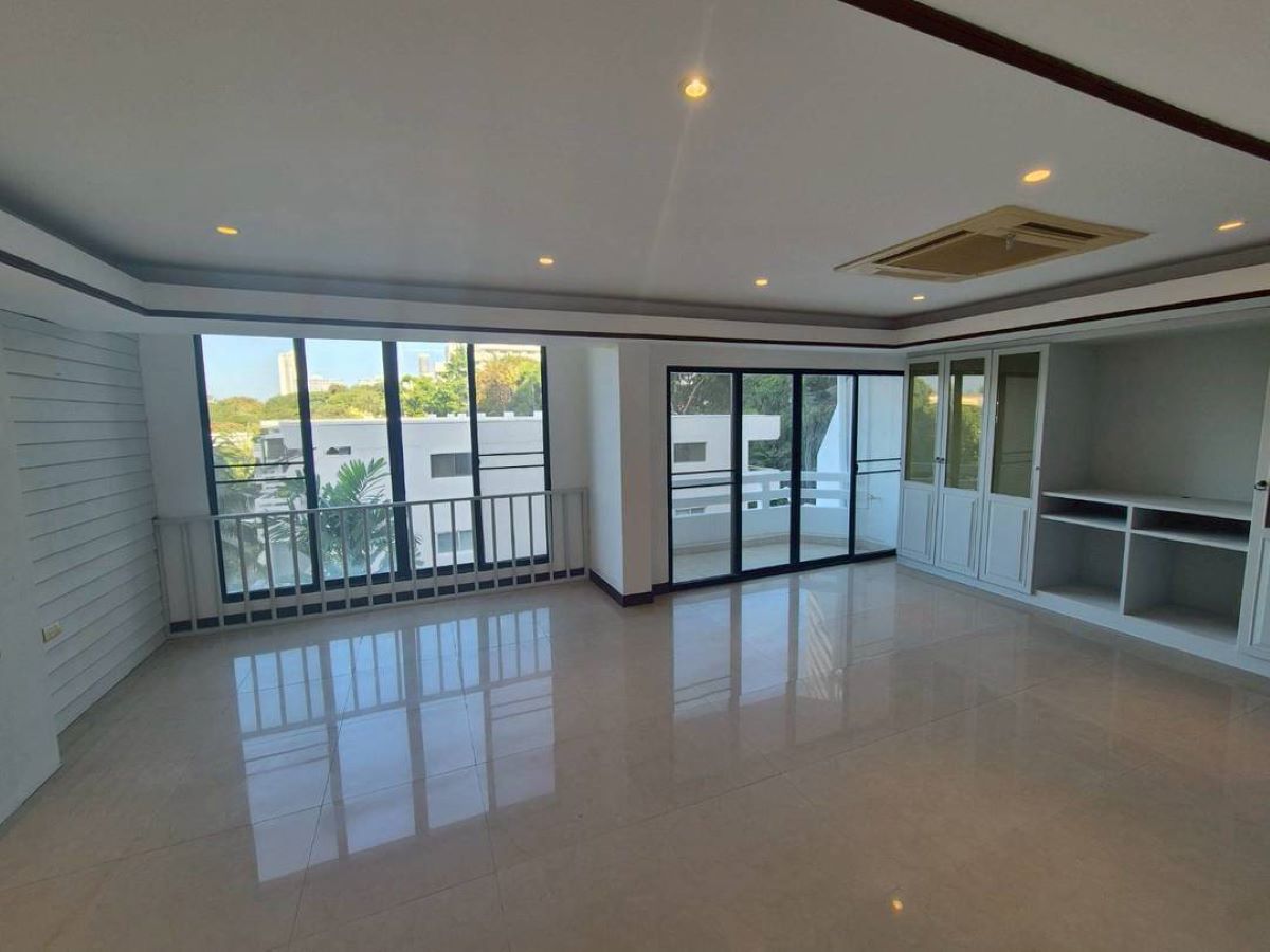 17 TS0143 – 8 Bedrooms Townhouse in Grand Condotel Jomtien