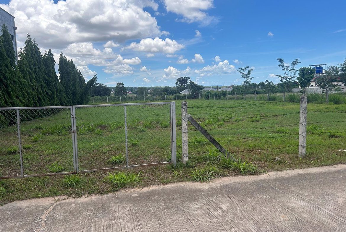 LS0056 – Land for Sale Near Mabprachan Lake