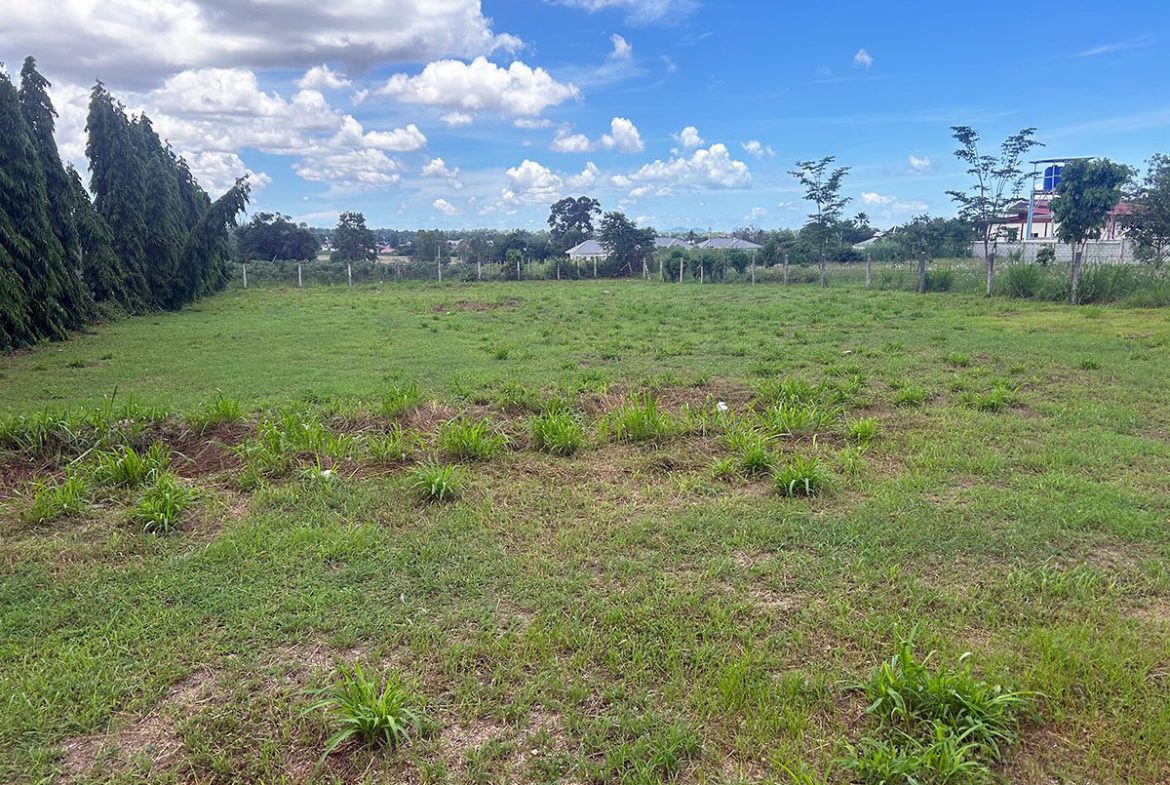 LS0056 – Land for Sale Near Mabprachan Lake