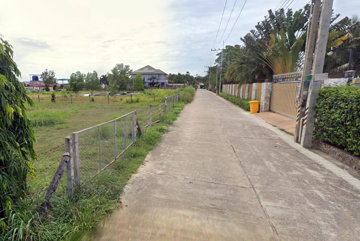 LS0056 – Land for Sale Near Mabprachan Lake