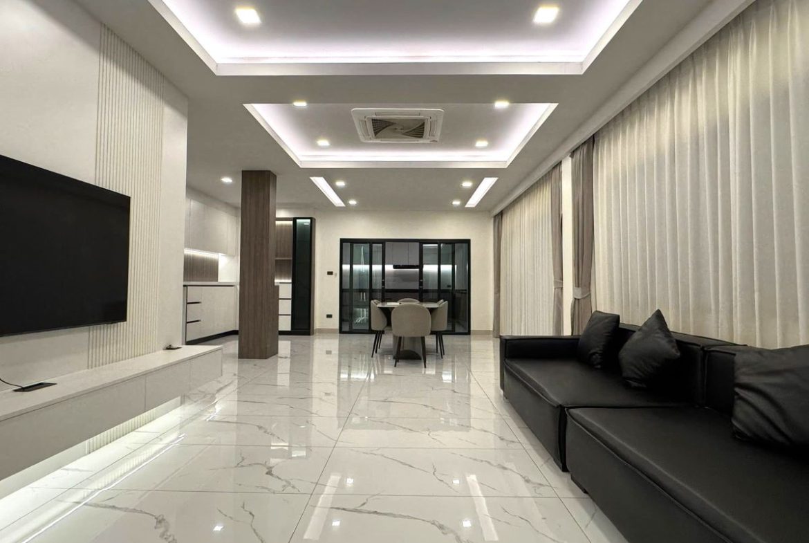 HR0874-5 Bedroom 2-storey Pool Villa in Chokchai 9 Village for Rent East Pattaya
