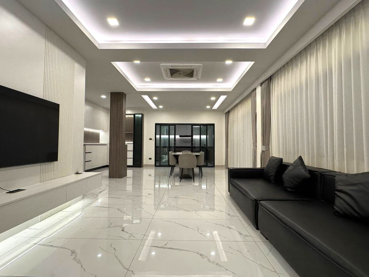 HR0874-5 Bedroom 2-storey Pool Villa in Chokchai 9 Village for Rent East Pattaya