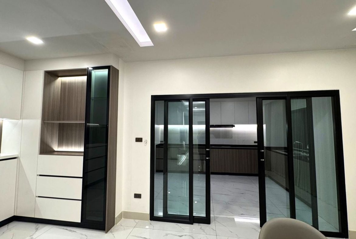 HR0874-5 Bedroom 2-storey Pool Villa in Chokchai 9 Village for Rent East Pattaya