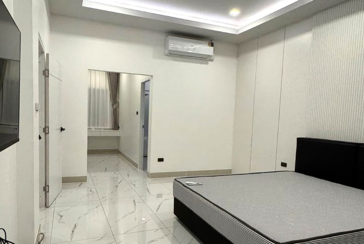 HR0874-5 Bedroom 2-storey Pool Villa in Chokchai 9 Village for Rent East Pattaya