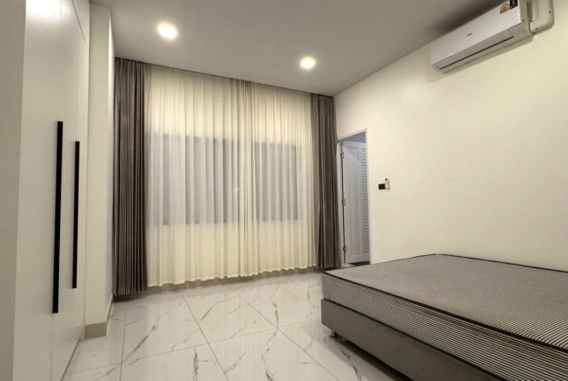 HR0874-5 Bedroom 2-storey Pool Villa in Chokchai 9 Village for Rent East Pattaya