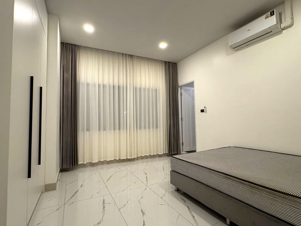 HR0874-5 Bedroom 2-storey Pool Villa in Chokchai 9 Village for Rent East Pattaya