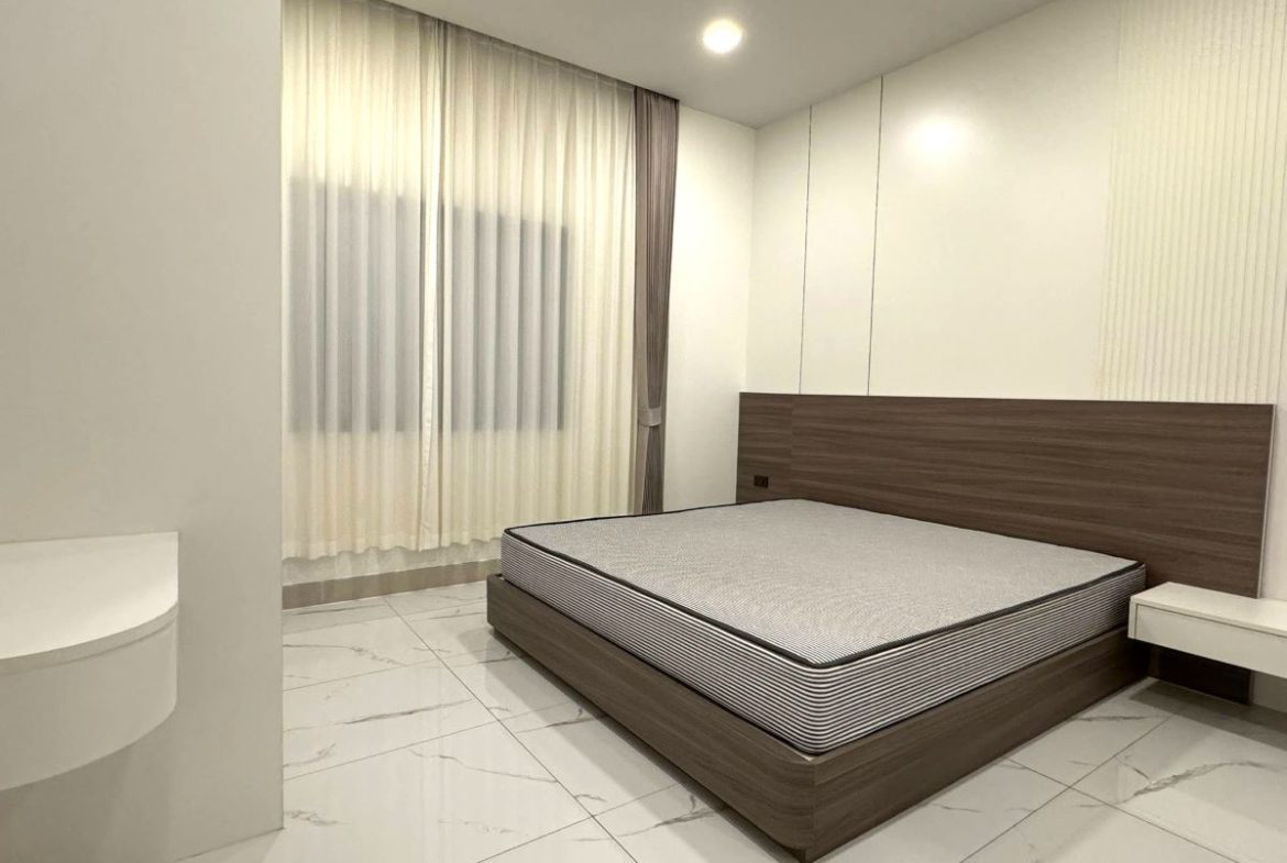HR0874-5 Bedroom 2-storey Pool Villa in Chokchai 9 Village for Rent East Pattaya