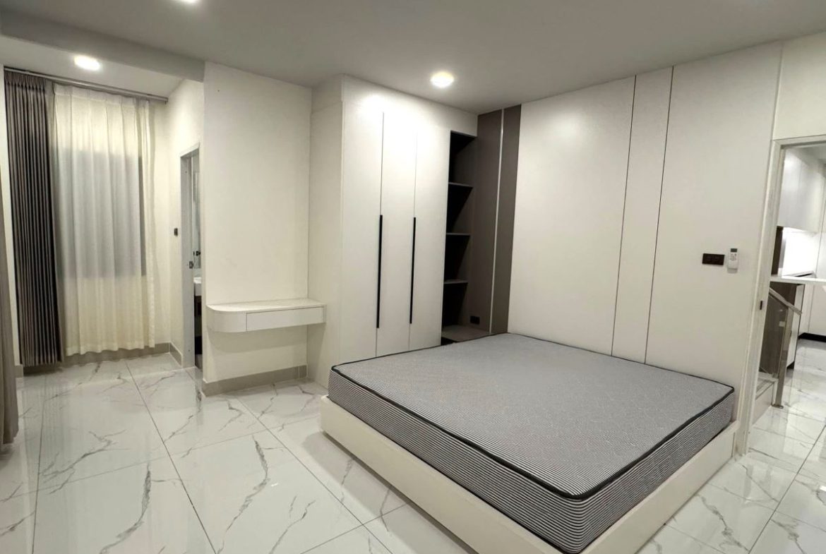 HR0874-5 Bedroom 2-storey Pool Villa in Chokchai 9 Village for Rent East Pattaya