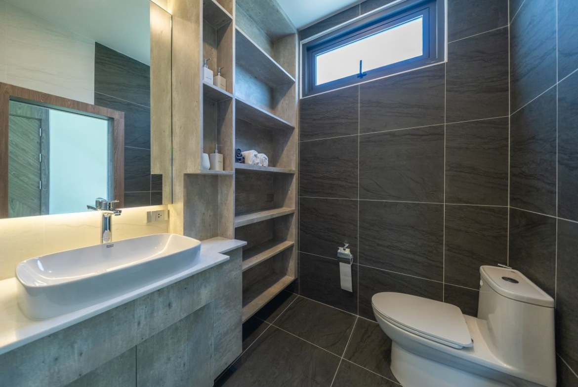 HS1355-4 Bedrooms Pool Villa The Sugar Palm Villa in soi Tungklom Talman for Sale