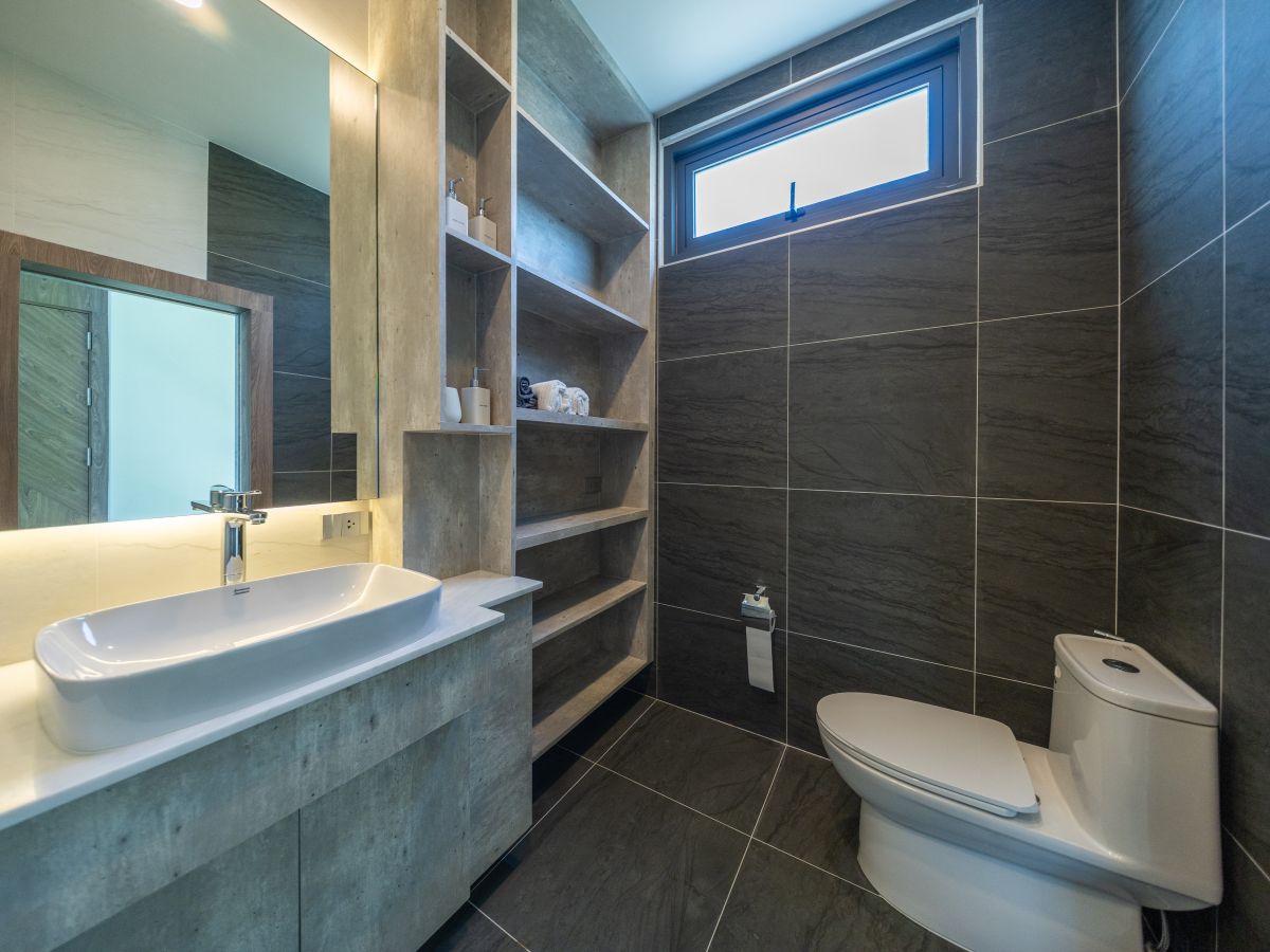 HS1355-4 Bedrooms Pool Villa The Sugar Palm Villa in soi Tungklom Talman for Sale
