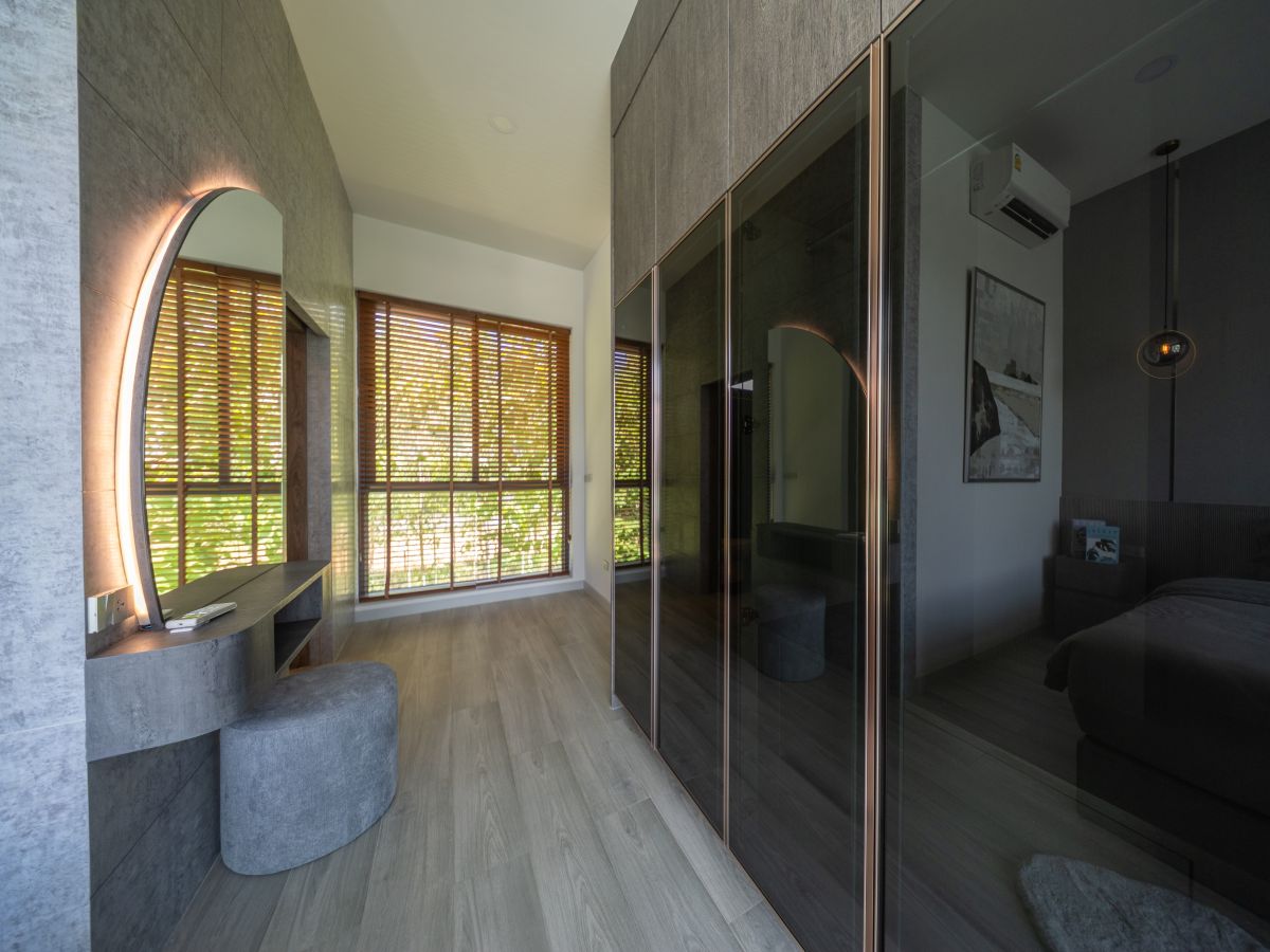 HS1355-4 Bedrooms Pool Villa The Sugar Palm Villa in soi Tungklom Talman for Sale
