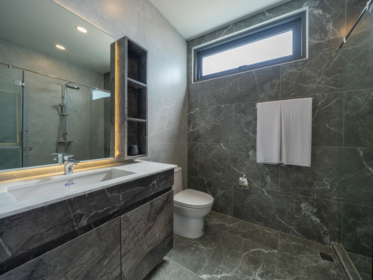 HS1355-4 Bedrooms Pool Villa The Sugar Palm Villa in soi Tungklom Talman for Sale