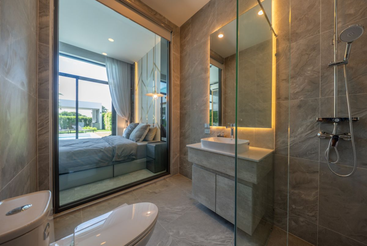 HS1355-4 Bedrooms Pool Villa The Sugar Palm Villa in soi Tungklom Talman for Sale
