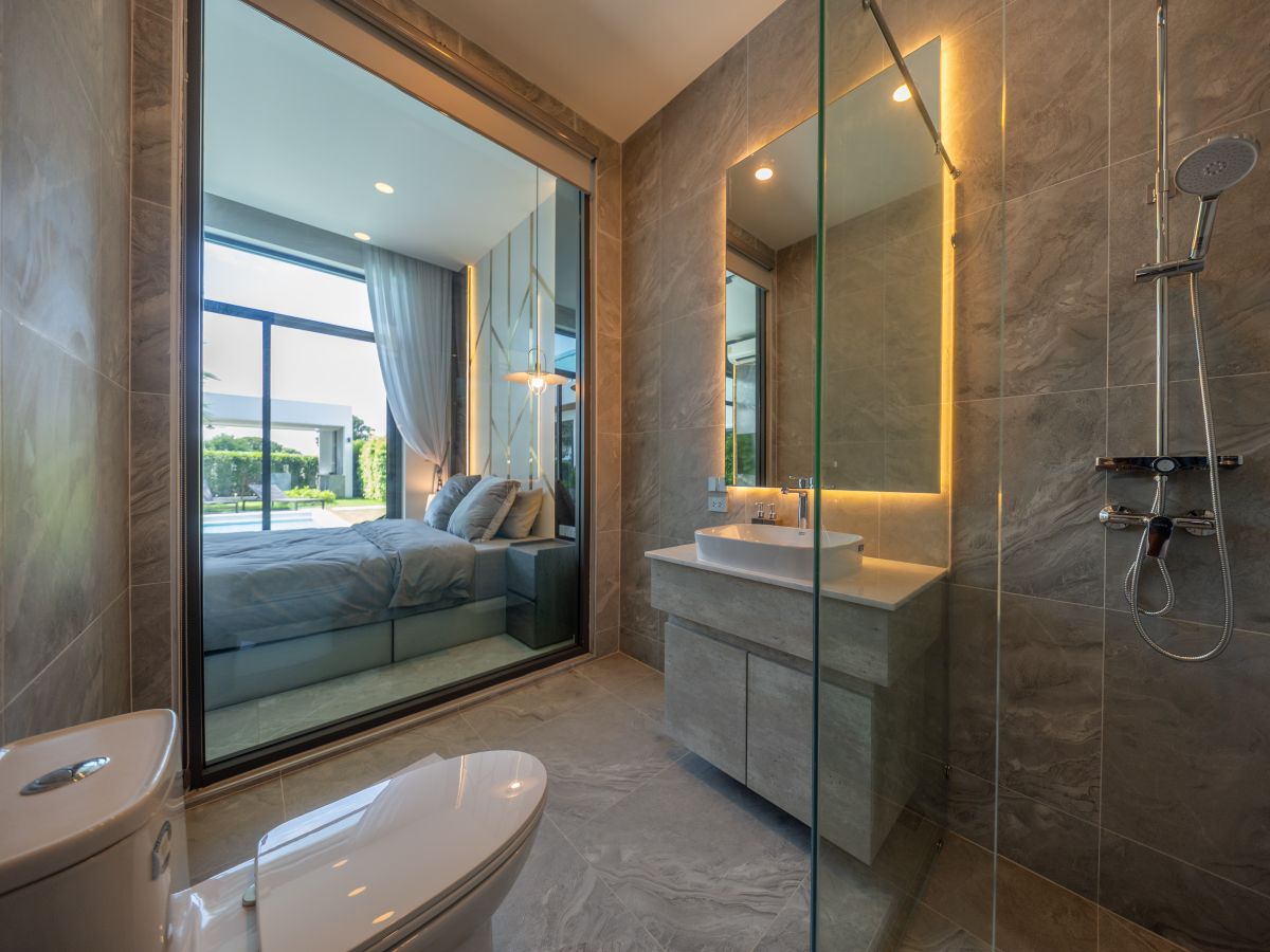 HS1355-4 Bedrooms Pool Villa The Sugar Palm Villa in soi Tungklom Talman for Sale
