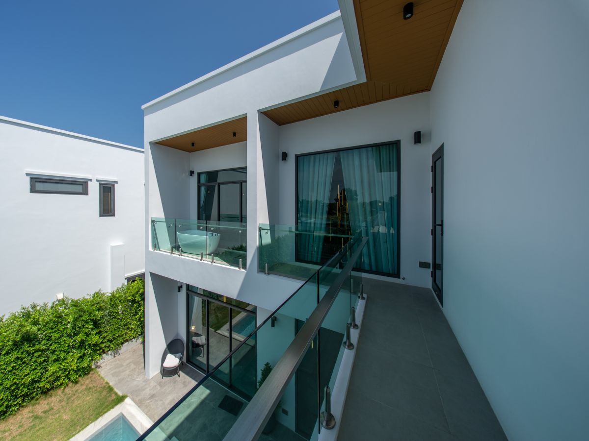 HS1355-4 Bedrooms Pool Villa The Sugar Palm Villa in soi Tungklom Talman for Sale