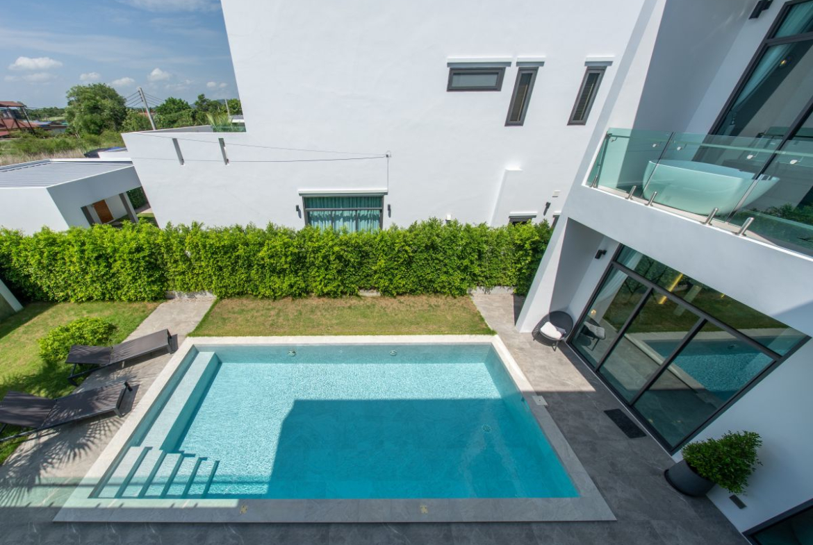 HS1355-4 Bedrooms Pool Villa The Sugar Palm Villa in soi Tungklom Talman for Sale