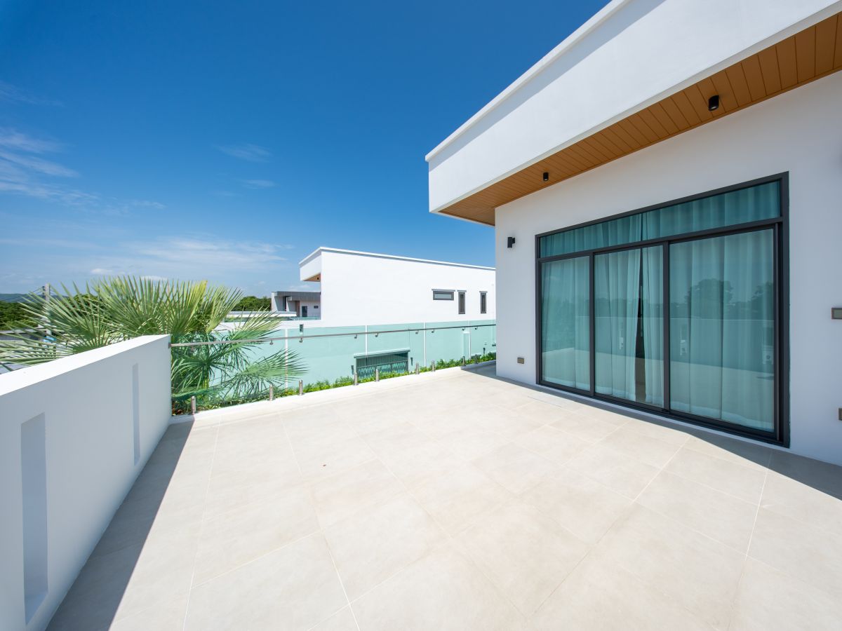 HS1355-4 Bedrooms Pool Villa The Sugar Palm Villa in soi Tungklom Talman for Sale