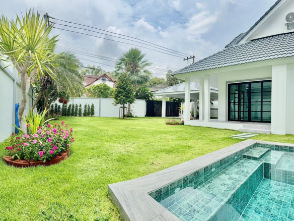 HS1387 – 4Bedrooms Pool Villa House For Sale in Central Park 5 Village in Tungklom-Talman