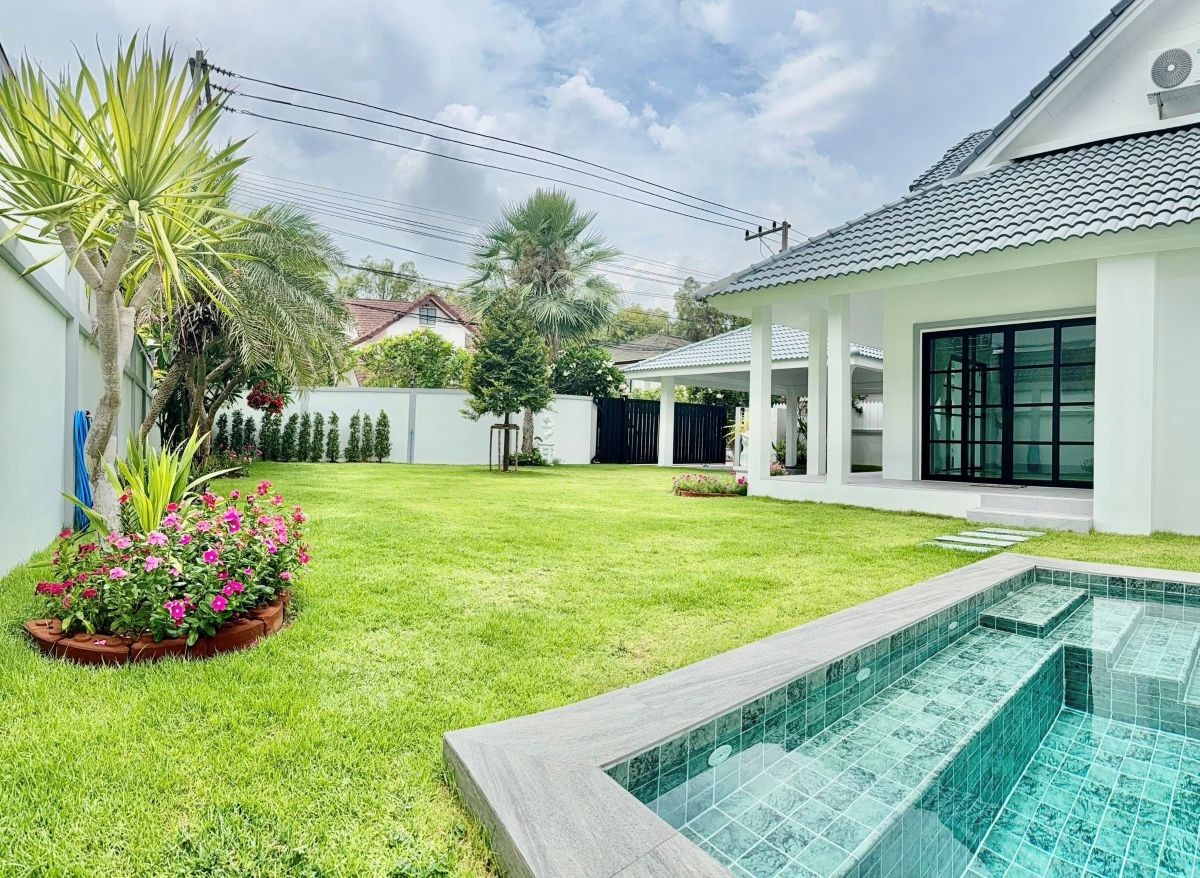 HS1387 – 4Bedrooms Pool Villa House For Sale in Central Park 5 Village in Tungklom-Talman