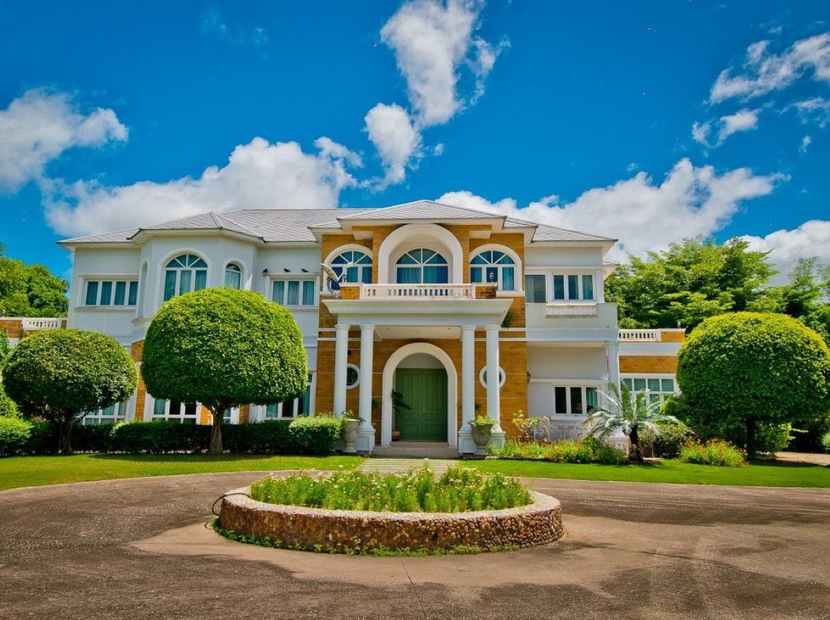 HS0294 – 8 Bedroom Pool Villa  2-Storey for Sale In Bang Saray