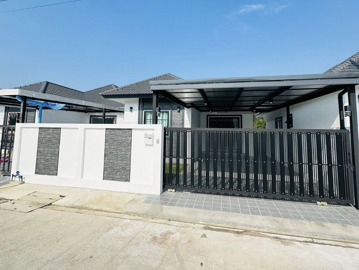 HS1370- 3Bedrooms Single House for sale in Rattanagorn Village 8 in North Pattaya