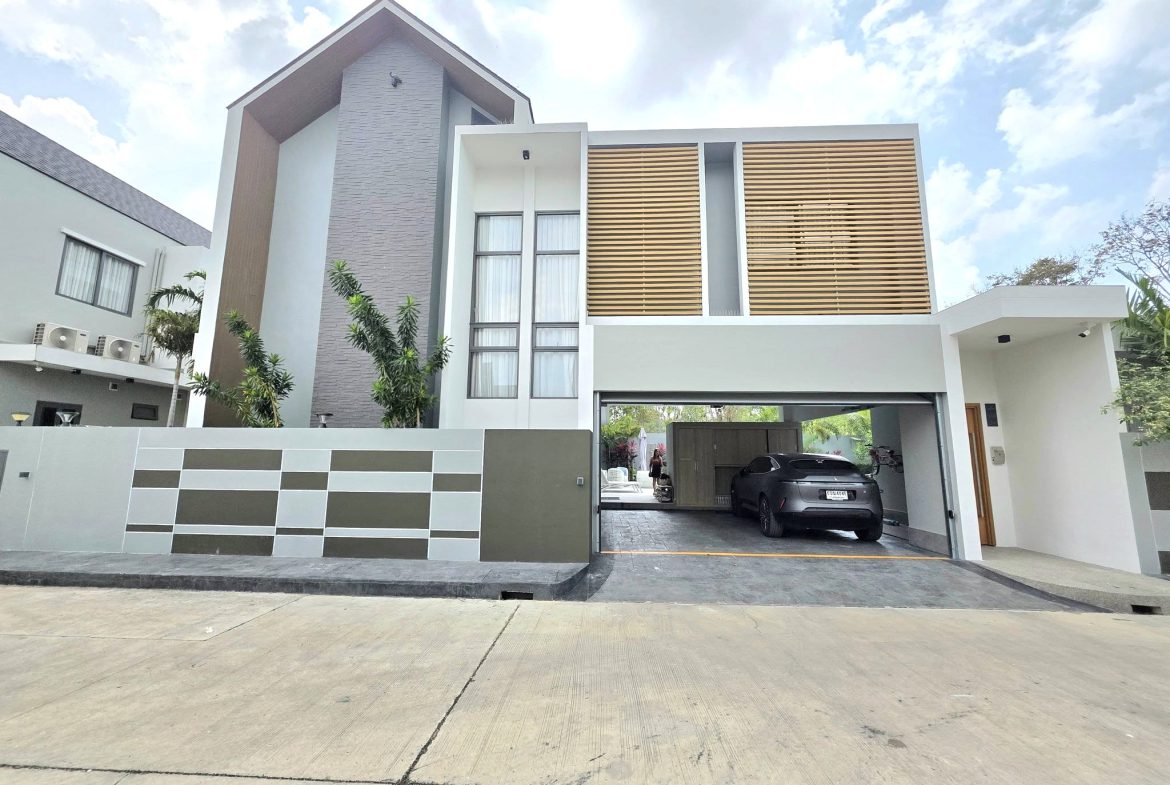 HS1373- 4Bedrooms Luxury Pool Villa 2-Storey for sale in Tung Klom-Tal Man, Pattaya