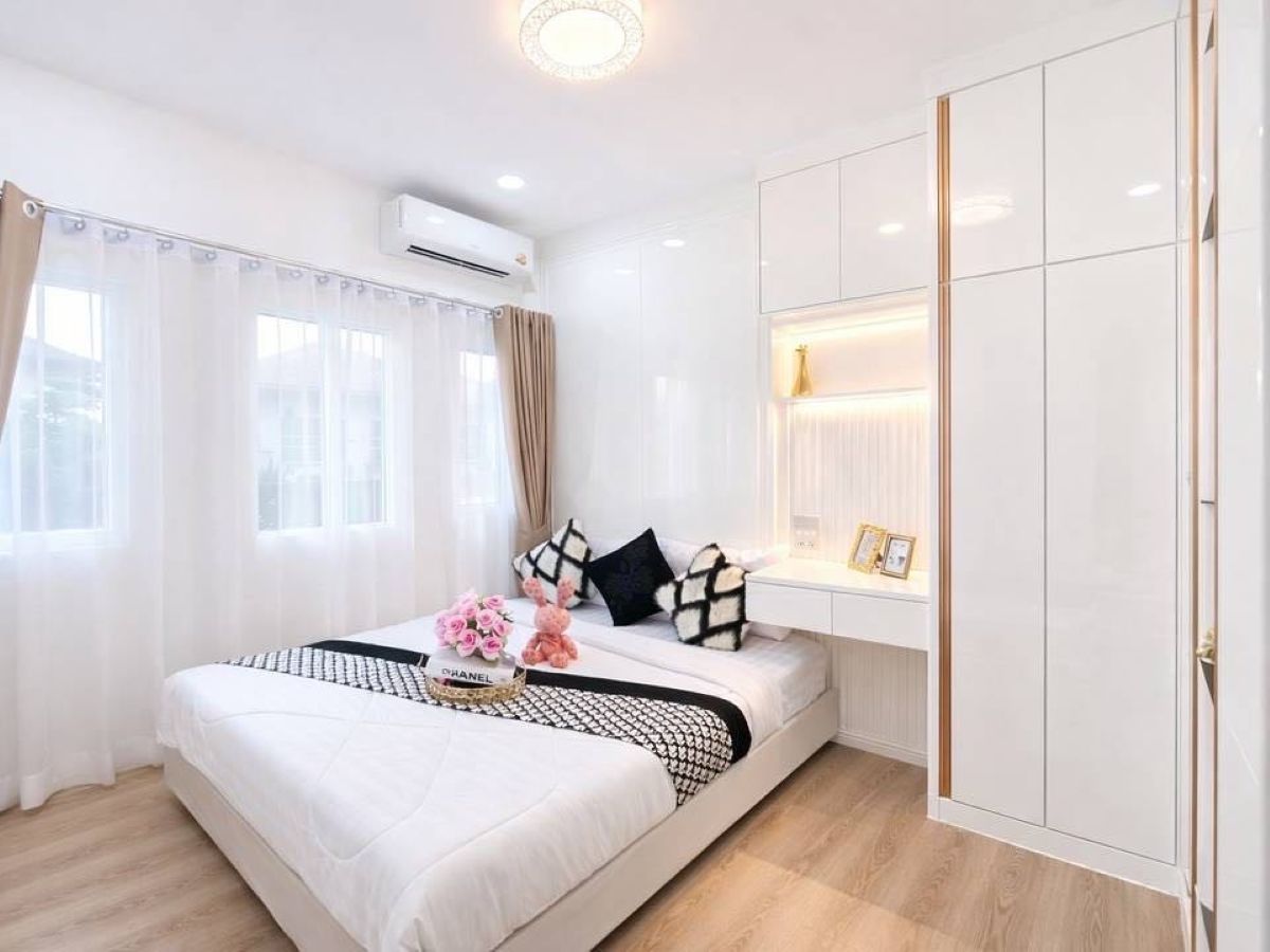 HS1374- 4Bedrooms Single House 2-Storey For Sale in Lalin Village in Thung Klom-Tal Man Pattaya