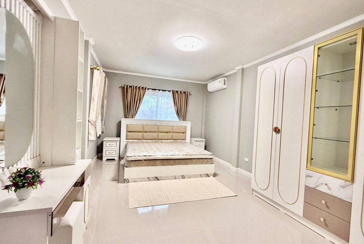 HS1380 – 4Bedrooms Pool Villa For Sale in Wanta Village in Phatthanakan 1 in Noen Plubwan
