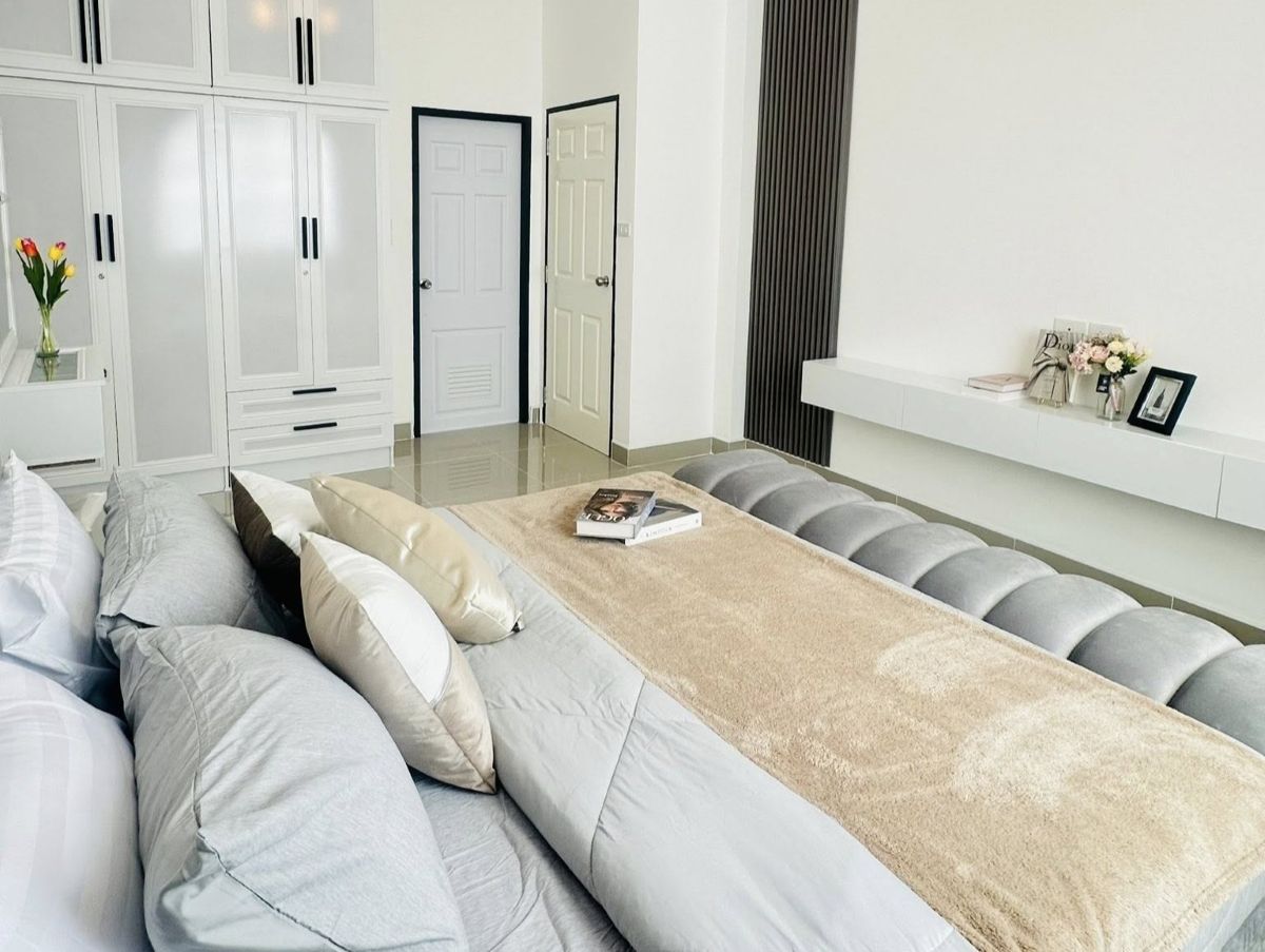HS1370- 3Bedrooms Single House for sale in Rattanagorn Village 8 in North Pattaya