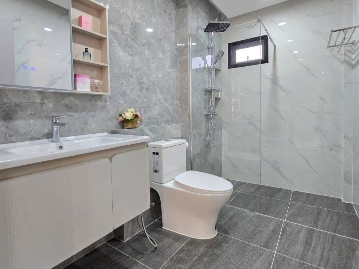 HS1387 – 4Bedrooms Pool Villa House For Sale in Central Park 5 Village in Tungklom-Talman