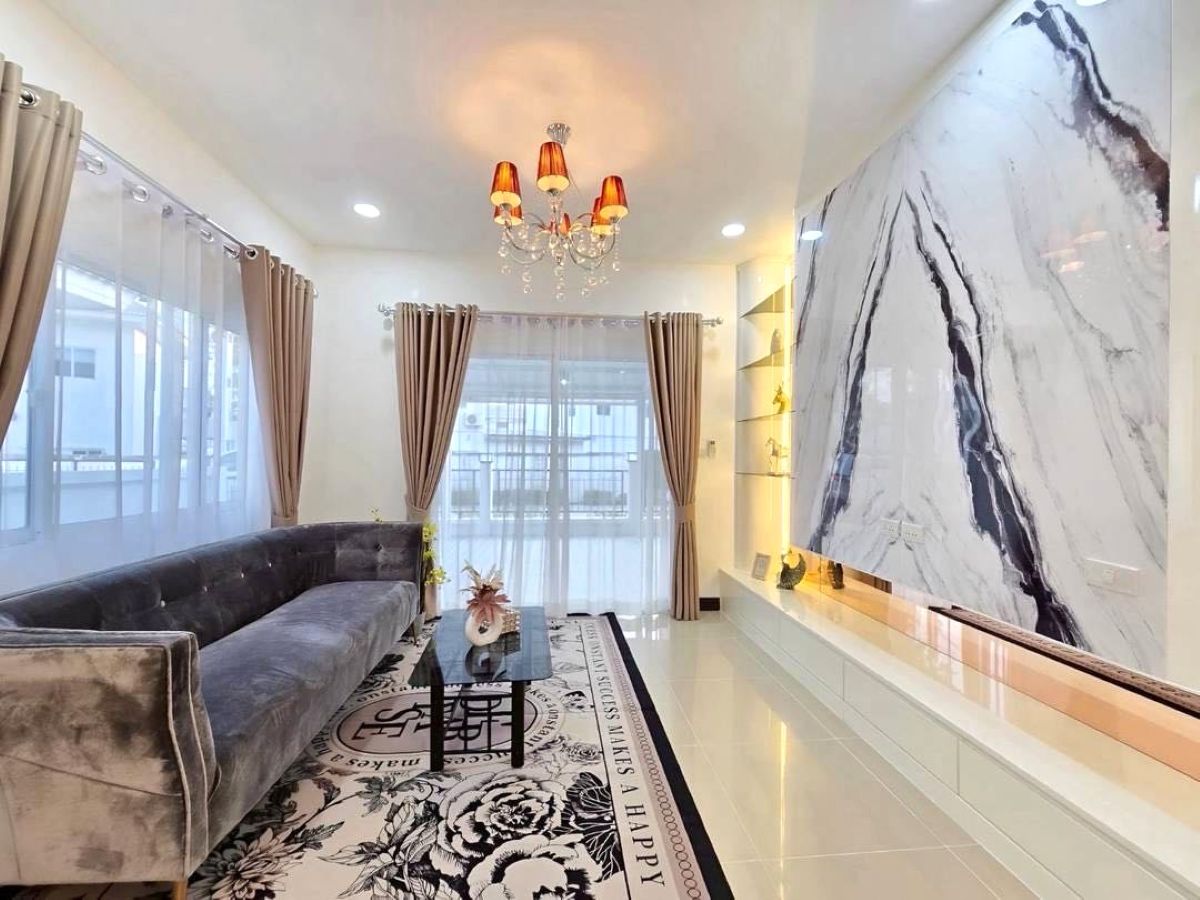 HS1374- 4Bedrooms Single House 2-Storey For Sale in Lalin Village in Thung Klom-Tal Man Pattaya