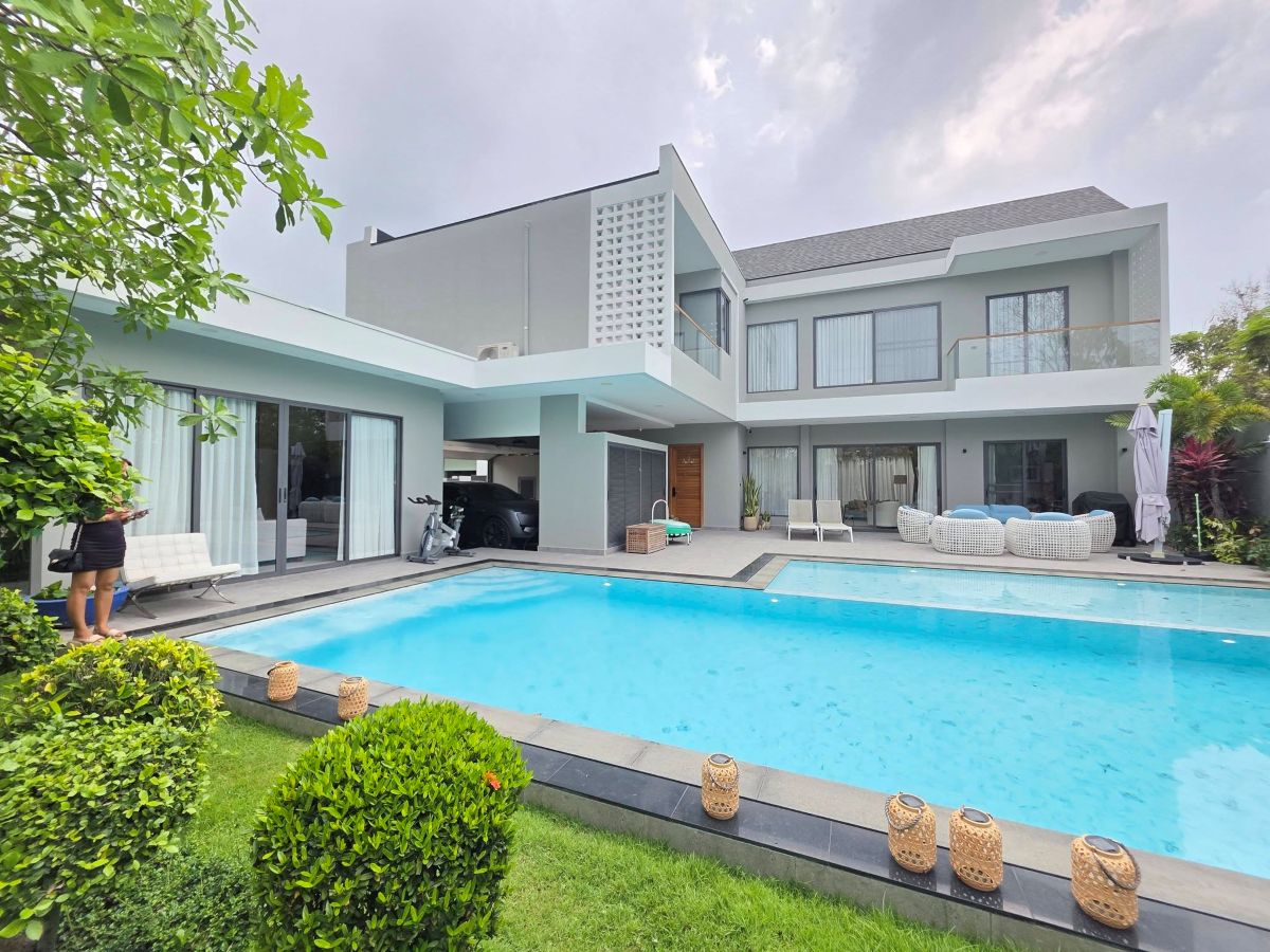 HS1373- 4Bedrooms Luxury Pool Villa 2-Storey for sale in Tung Klom-Tal Man, Pattaya