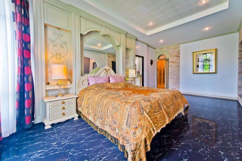 HS0294 – 8 Bedroom Pool Villa  2-Storey for Sale In Bang Saray