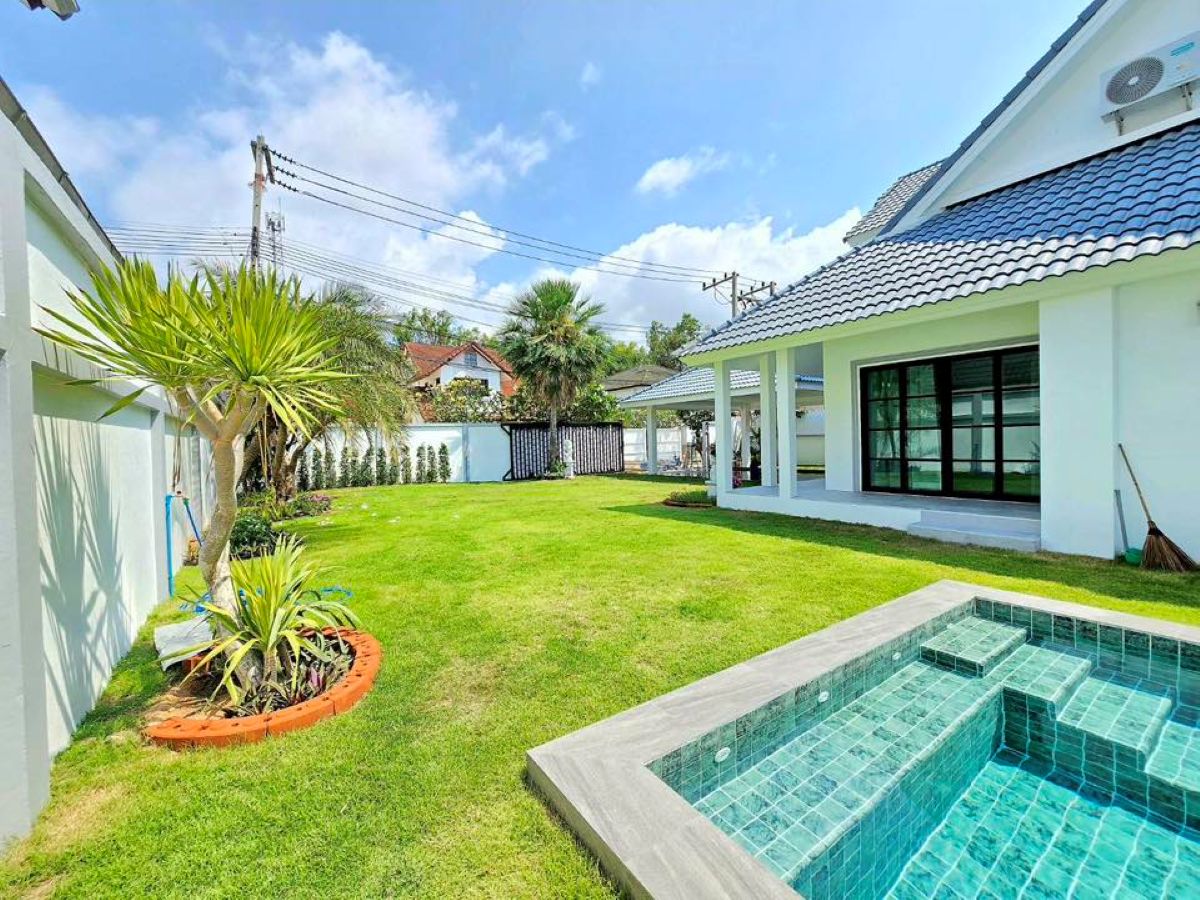 HS1387 – 4Bedrooms Pool Villa House For Sale in Central Park 5 Village in Tungklom-Talman