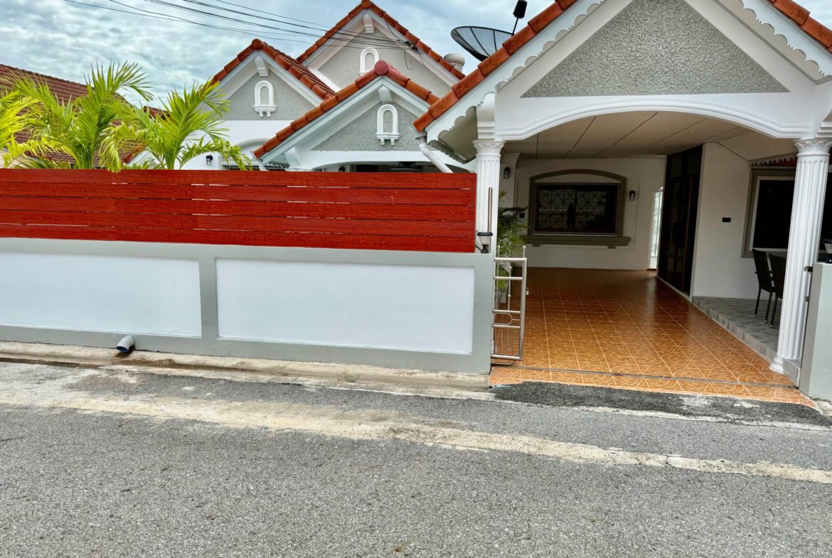 HS1380 – 4Bedrooms Pool Villa For Sale in Wanta Village in Phatthanakan 1 in Noen Plubwan