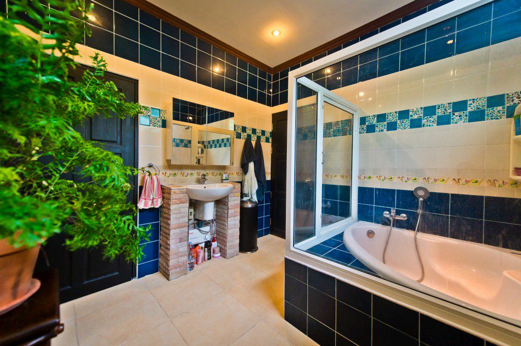 HS0294 – 8 Bedroom Pool Villa  2-Storey for Sale In Bang Saray