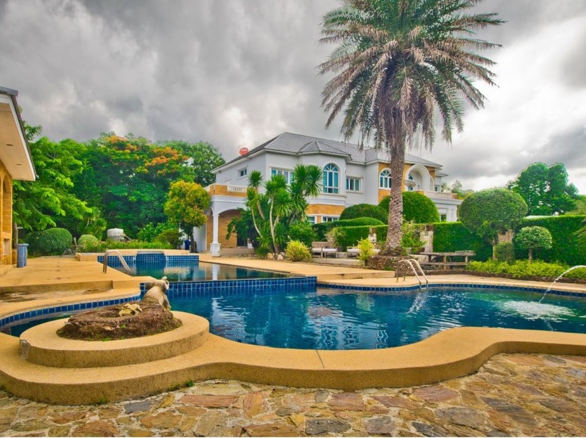 HS0294 – 8 Bedroom Pool Villa  2-Storey for Sale In Bang Saray