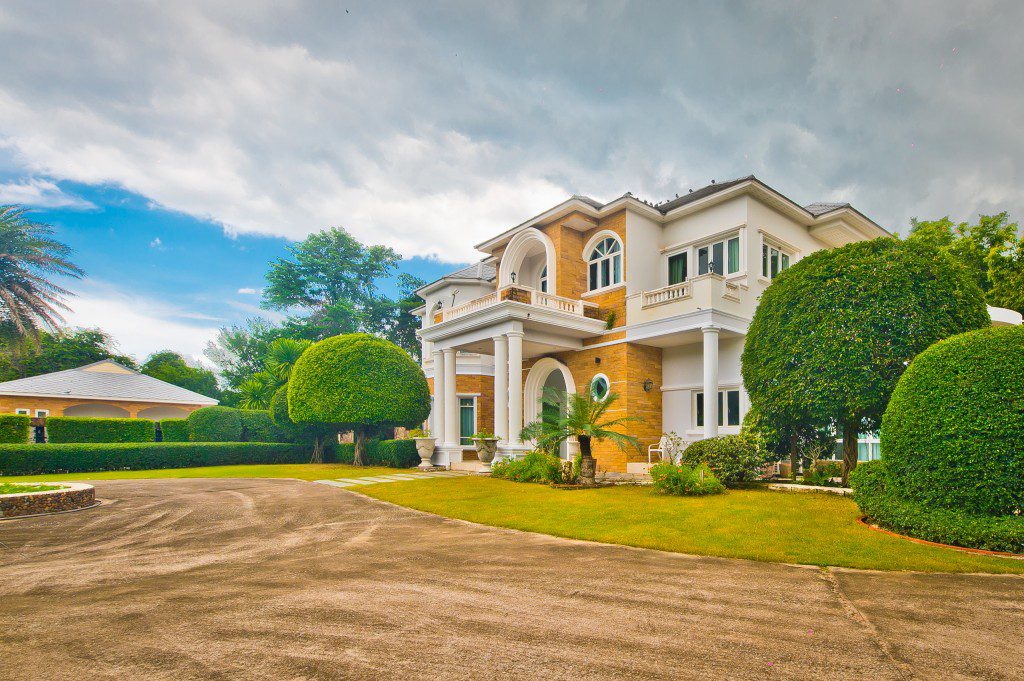 HS0294 – 8 Bedroom Pool Villa  2-Storey for Sale In Bang Saray